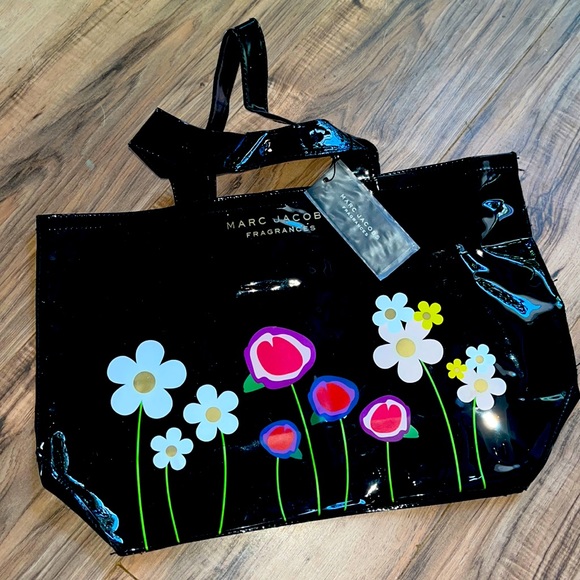 Marc Jacobs Handbags - Marc Jacobs tote bag